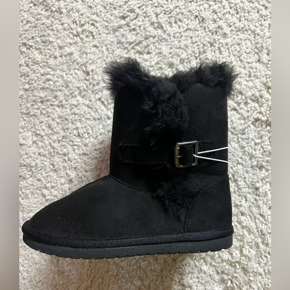 Kids Size 2 Black Fur-Lined Boots with Buckle NWT - Picture 1 of 10